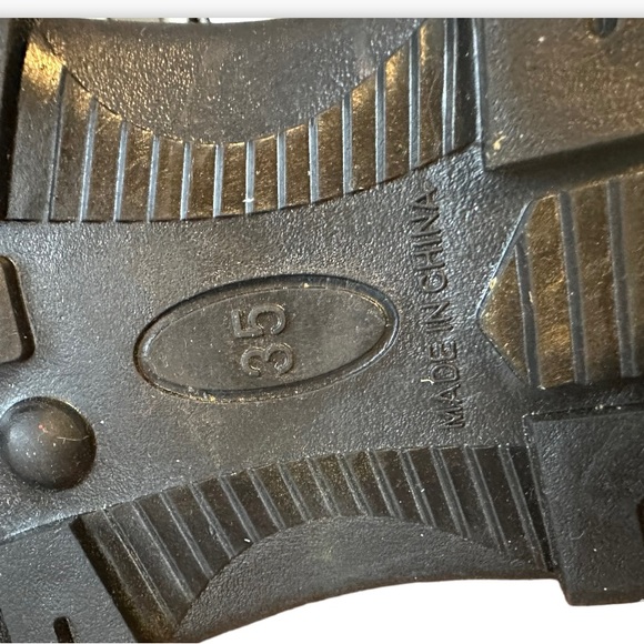 Girls unicorn winter waterproof boots pink size EU 35 US 5 adjustable straps - Picture 6 of 7